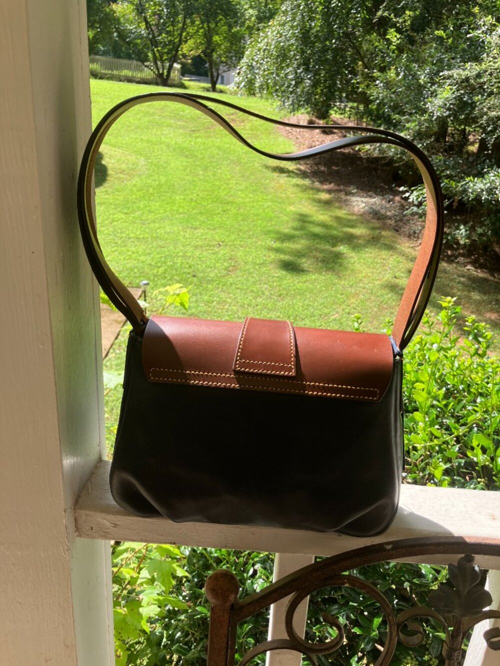 Dooney & Bourke - Picture 5 of 7